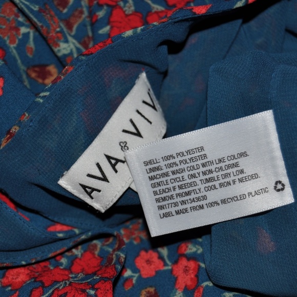 AVA&VIV Floral Pintuck Pleated Blouse - Picture 7 of 7